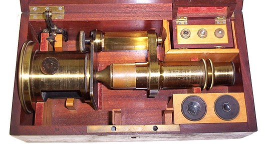 Nachet Opticien, rue Serpente 16, Paris.  Drum microscope